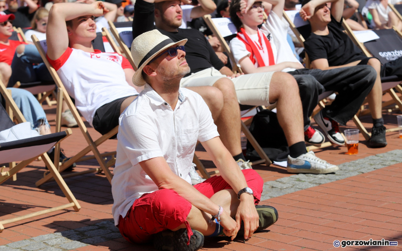 13/26 Mieszkańcy Gorzowa kibicują Polakom w strefie kibica