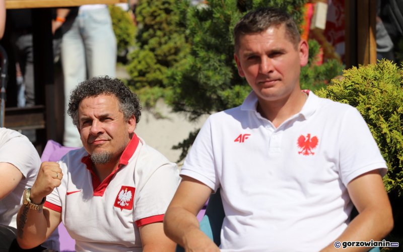 17/26 Mieszkańcy Gorzowa kibicują Polakom w strefie kibica