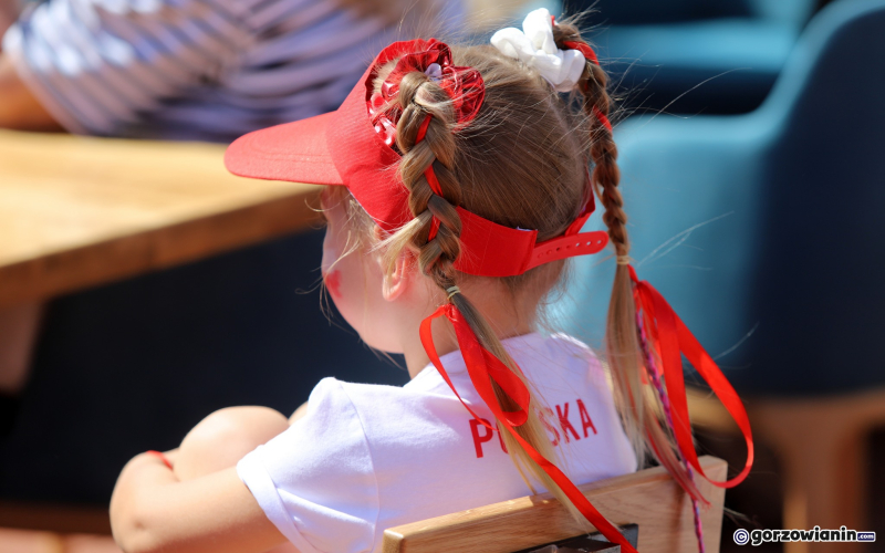 18/26 Mieszkańcy Gorzowa kibicują Polakom w strefie kibica