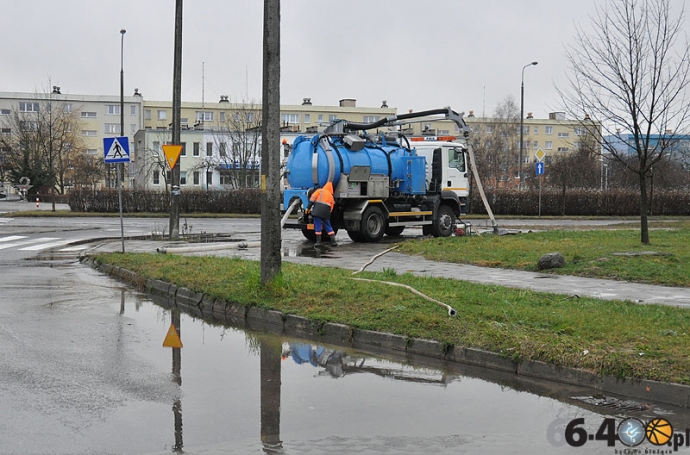 1/17 Awaria rurociągu na skrzyżowaniu ulic Piłsudskiego i Czereśniowej