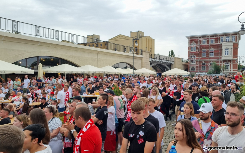 4/17 Gorzowianie kibicują podczas meczu Polska - Austria