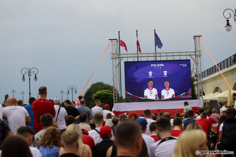 5/17 Gorzowianie kibicują podczas meczu Polska - Austria