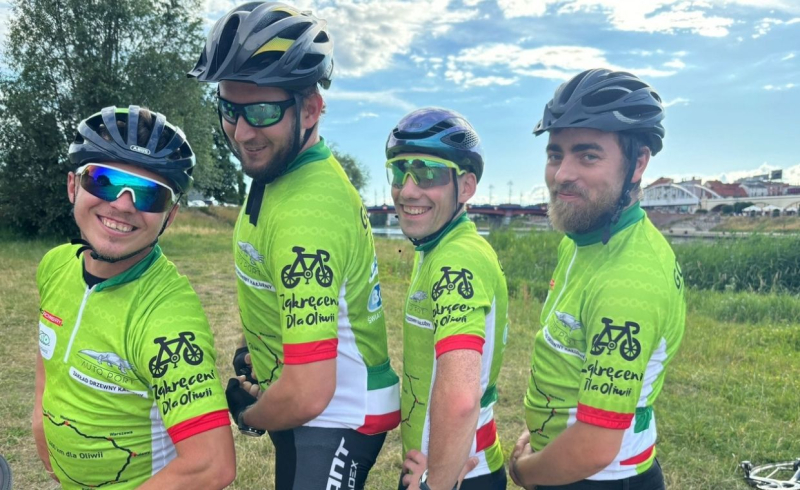 4/7 Zakręceni dla Oliwii przemierzają rowerami Polskę