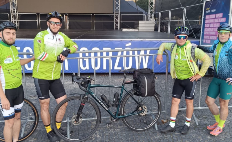 6/7 Zakręceni dla Oliwii przemierzają rowerami Polskę