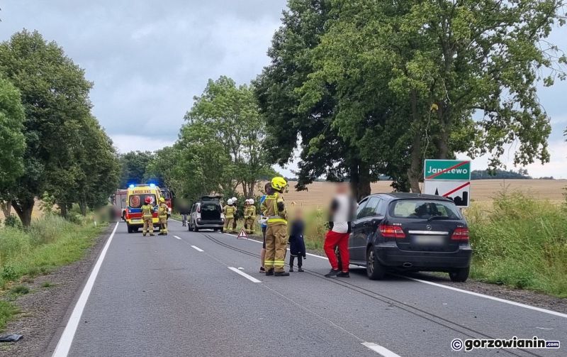 3/7 Zderzenie kii, citroena i mercedesa w Janczewie