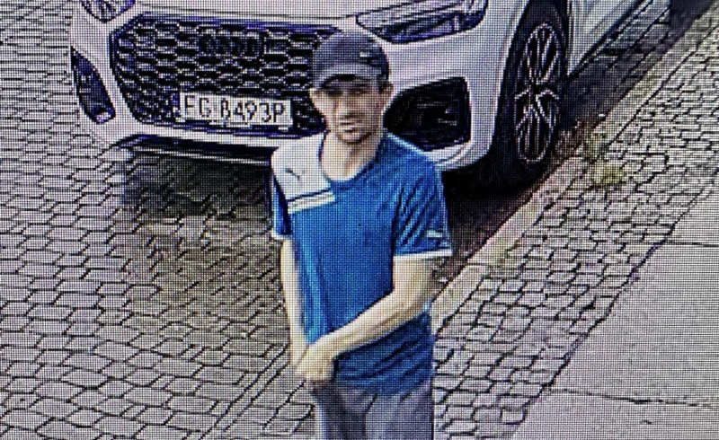 5/6 Nieznany mężczyzna wylał odstraszacz na dziki w restauracji