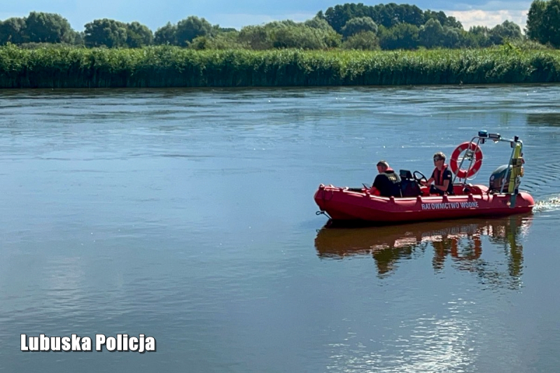 2/10 Poszukiwania wędkarza na rzece Warcie