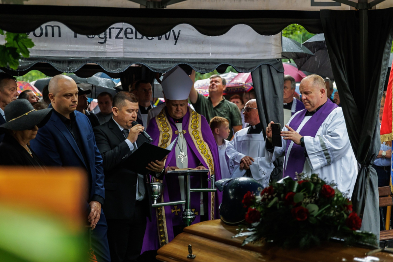 8/10 Pogrzeb Bogusława Nowaka