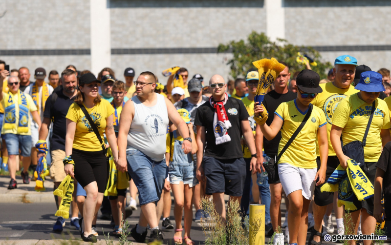 17/20 Przemarsz kibiców Stali Gorzów na mecz z Falubazem