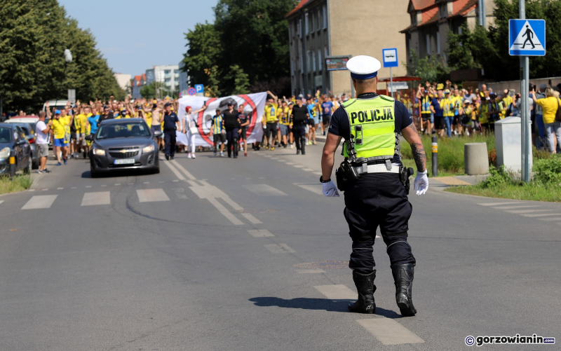 20/20 Przemarsz kibiców Stali Gorzów na mecz z Falubazem