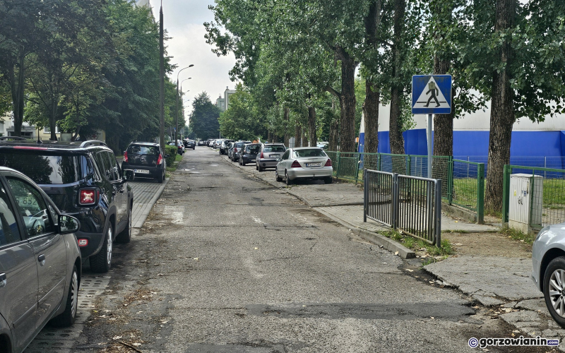 5/6 Zniszczona ul. Kołłątaja na os. Staszica