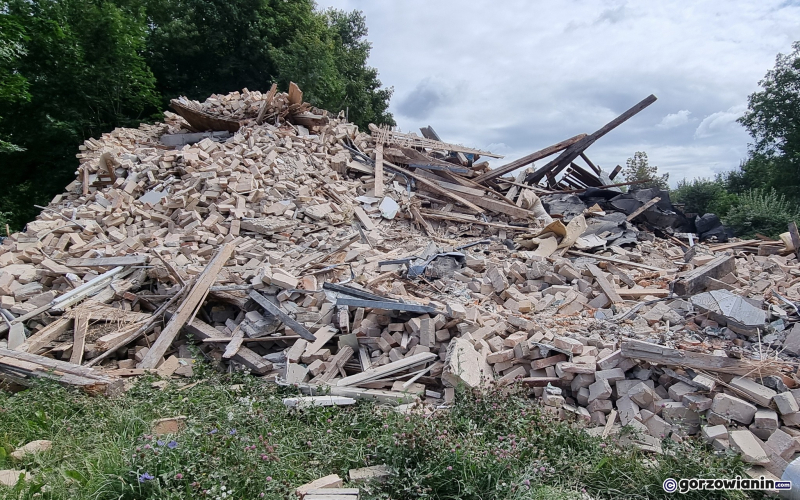 5/8 Wyburzanie kamienicy przy ul. Grobla 