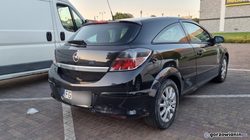 3/3 Mężczyzna porzucił jednoślad i uciekał wpław przez Wartę