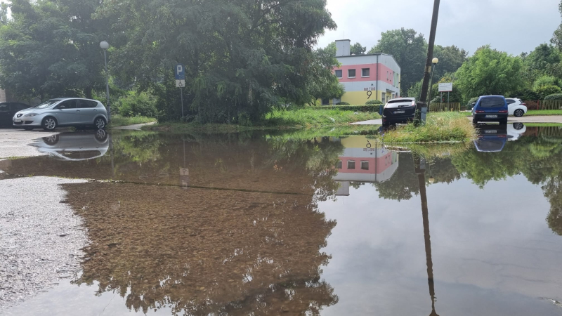 3/3 Zalany parking przy ulicy Widok w Gorzowie