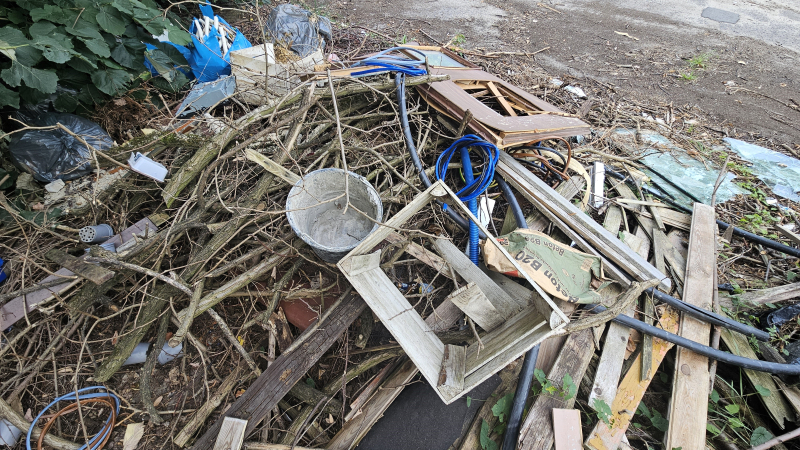 6/8 Dzikie wysypisko przy Przędzalniczej w Gorzowie