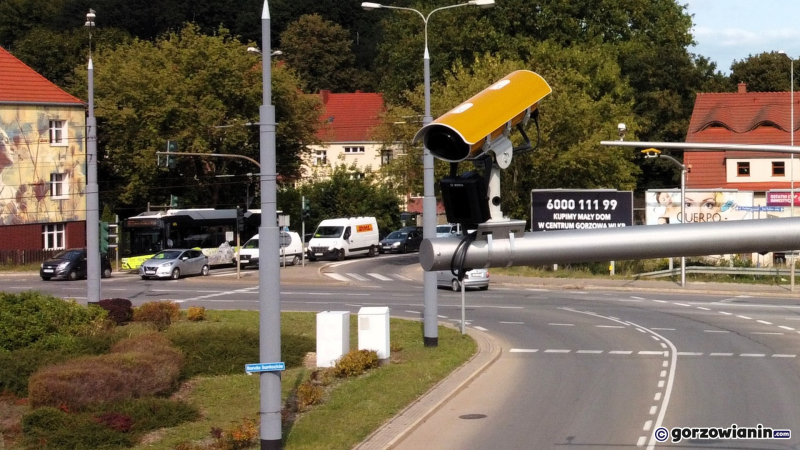 2/8 Kamery na światłach na rondzie Santockim