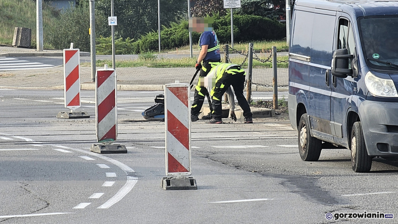 1/6 Paraliż komunikacyjny na Podmiejskiej. Wszystko przez zapadniętą studzienkę