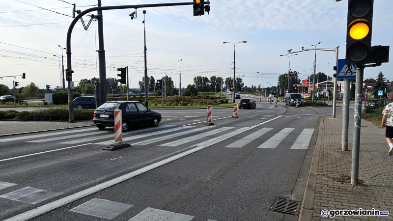 3/6 Paraliż komunikacyjny na Podmiejskiej. Wszystko przez zapadniętą studzienkę