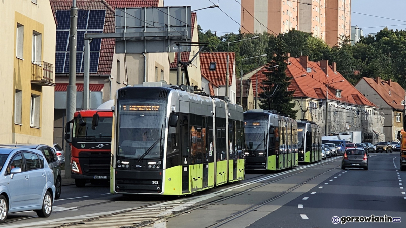 4/6 Paraliż komunikacyjny na Podmiejskiej. Wszystko przez zapadniętą studzienkę