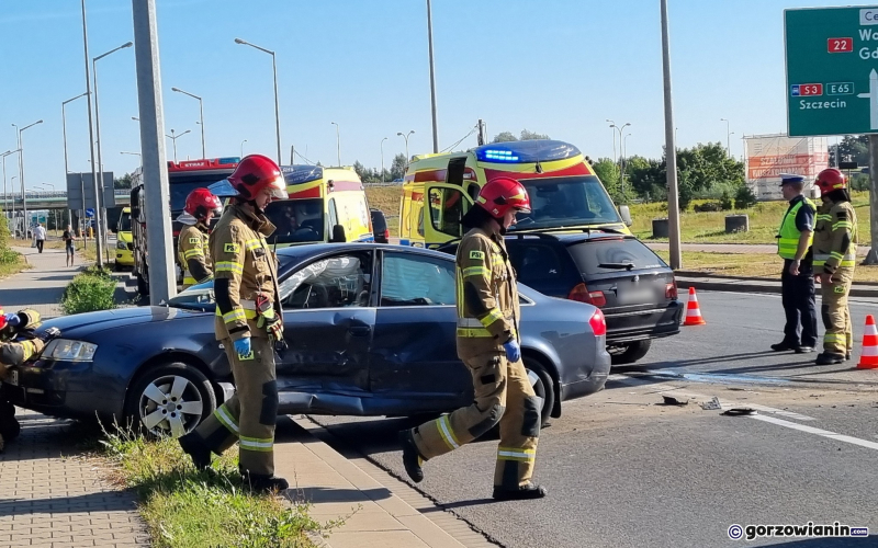 2/6 Zderzenie audi i BMW na Kasprzaka