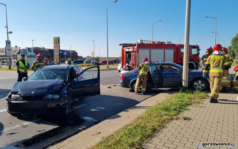 3/6 Zderzenie audi i BMW na Kasprzaka