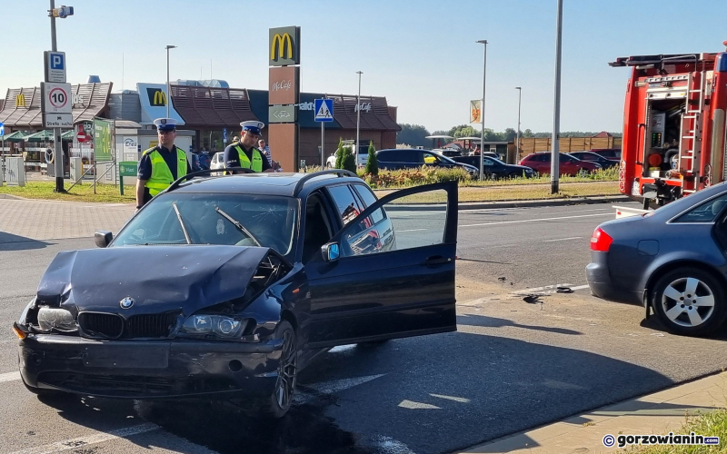 5/6 Zderzenie audi i BMW na Kasprzaka