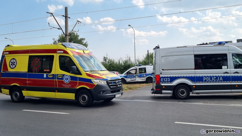 4/6 Radiowóz wjechał pod tramwaj przy Al. 11 Listopada