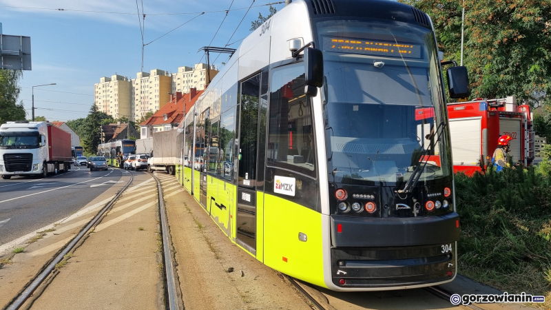 2/8 Zderzenie ciężarówki, kii i tramwaju na Podmiejskiej