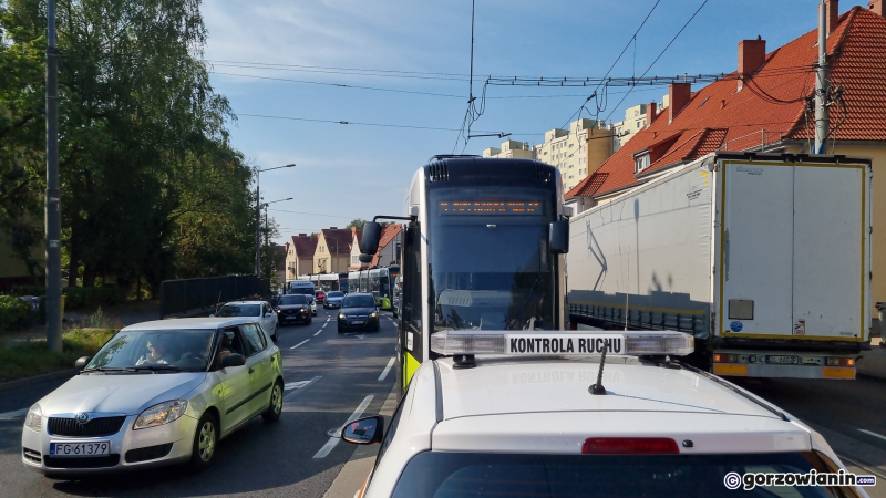 6/8 Zderzenie ciężarówki, kii i tramwaju na Podmiejskiej