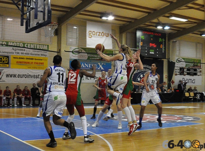 18/62 KSSSE AZS PWSZ Gorzów - Odra Brzeg 56:40  (15:8, 19:11, 11:12, 11:9)