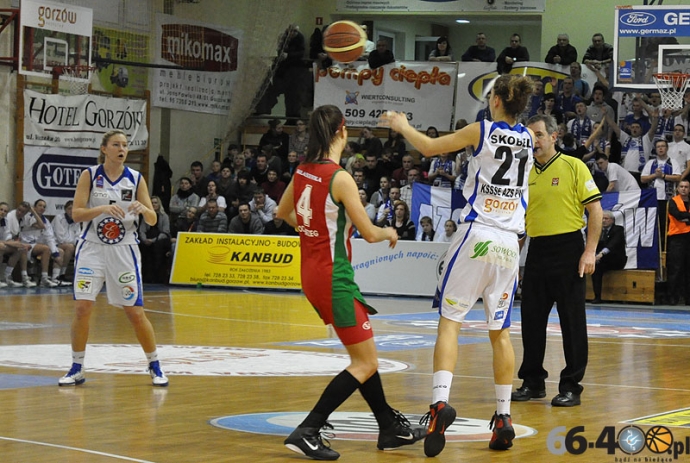 21/62 KSSSE AZS PWSZ Gorzów - Odra Brzeg 56:40  (15:8, 19:11, 11:12, 11:9)