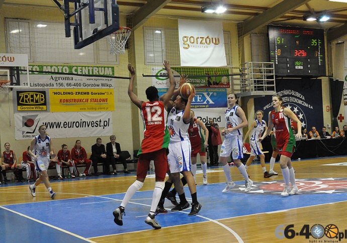 27/62 KSSSE AZS PWSZ Gorzów - Odra Brzeg 56:40  (15:8, 19:11, 11:12, 11:9)