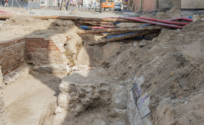 3/5 Pozostałości Bramy Mostowej na Spichrzowej