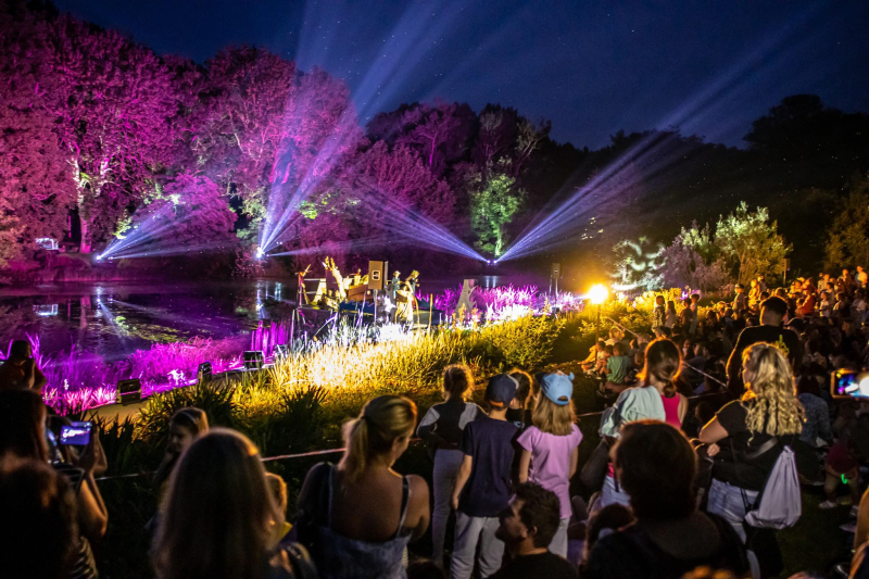 13/25 Magiczne spektakle w bajkowej oprawie świetlnej