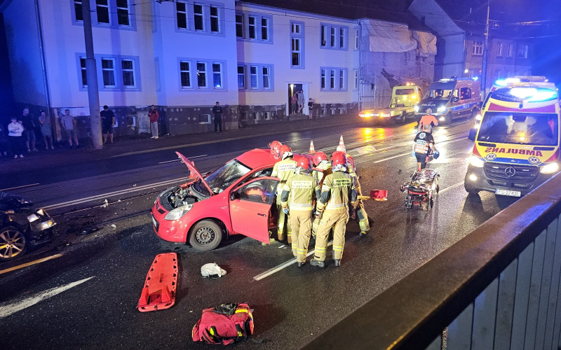 6/7 Zderzenie hyundaia i skody na Podmiejskiej