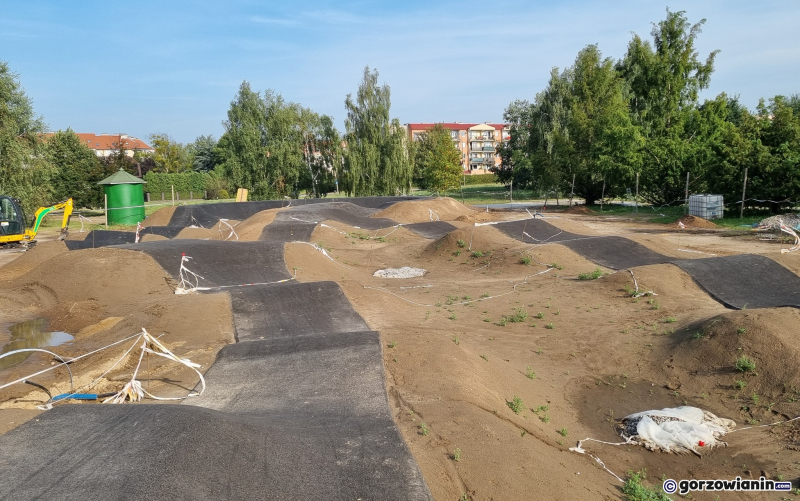 2/7 Postęp prac przy budowie pumptracka