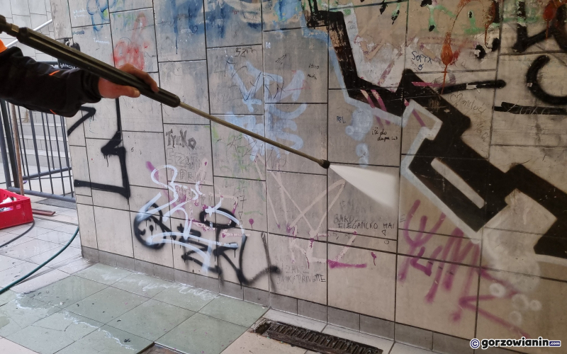 5/11 Czyszczenie przejścia podziemnego przy ul. Piłsudskiego