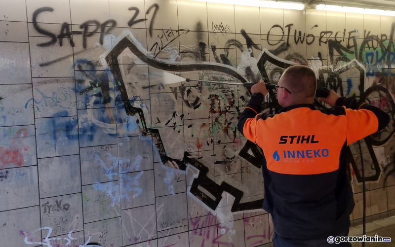 7/11 Czyszczenie przejścia podziemnego przy ul. Piłsudskiego