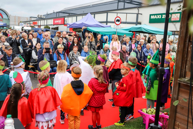 4/7 Pokaz mody i gotowanie na ryneczku Jerzego