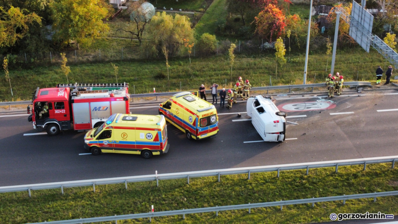 5/8 Zderzenie busa i osobówki na S3