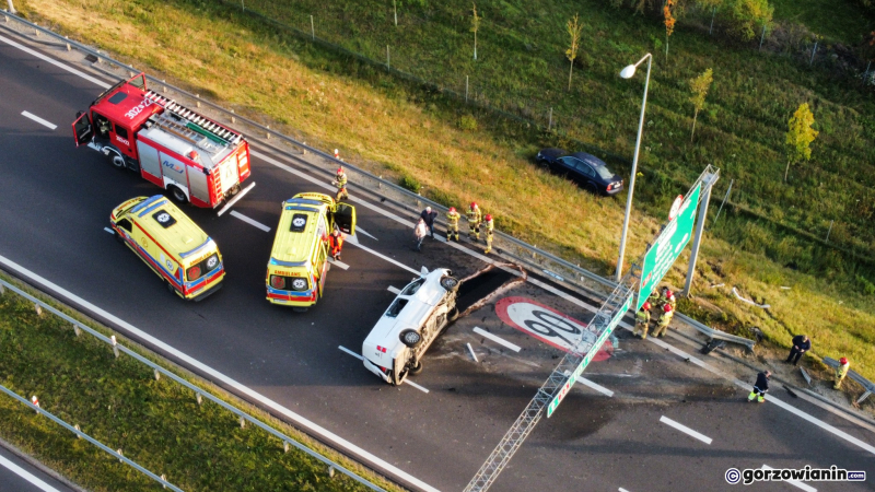 8/8 Zderzenie busa i osobówki na S3