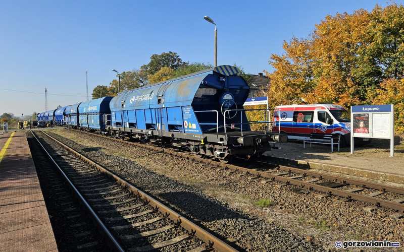 10/10 Kierująca oplem wjechała pod pociąg towarowy w Łupowie