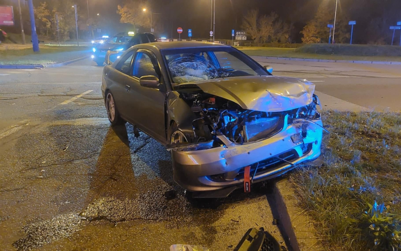 4/5 Zderzenie hondy i kii na rondzie Wyszyńskiego