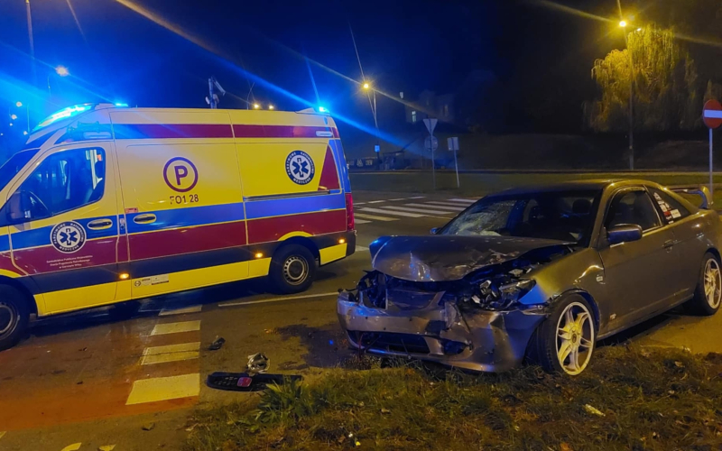 5/5 Zderzenie hondy i kii na rondzie Wyszyńskiego