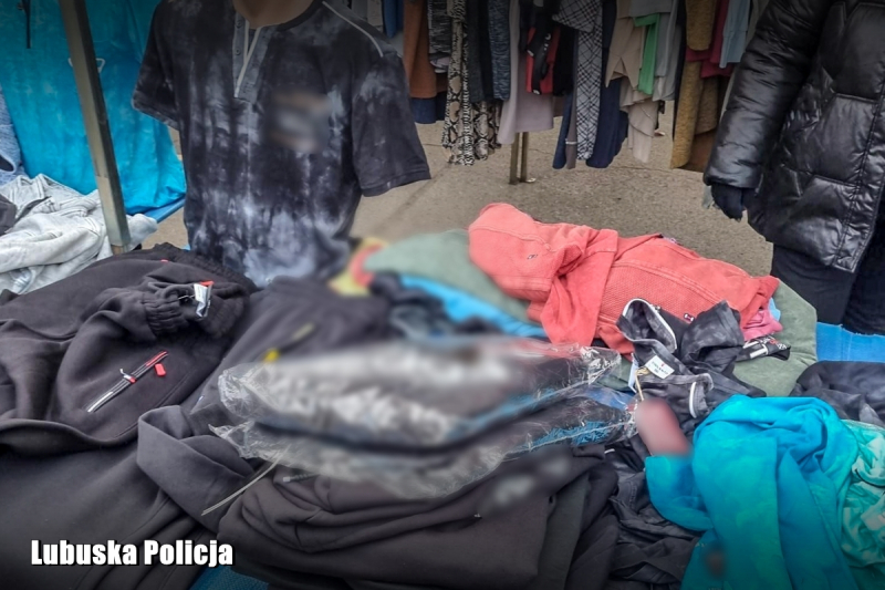 4/11 Zatrzymano 4 osoby handlujące podróbkami na giełdzie