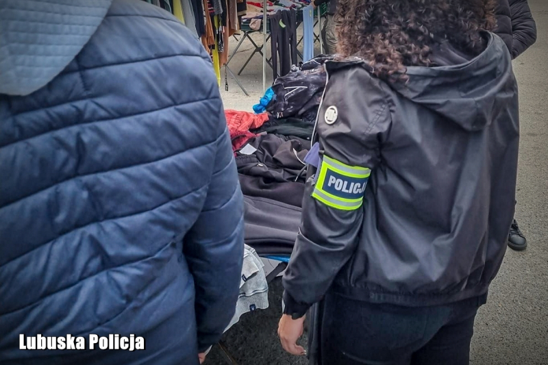 11/11 Zatrzymano 4 osoby handlujące podróbkami na giełdzie