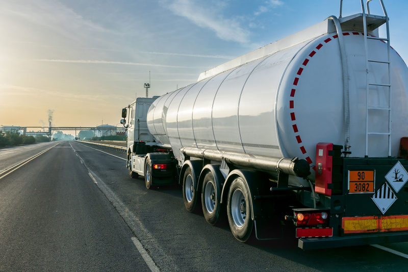 3/3 Dobry Kurs Gorzów Wielkopolski: Kurs specjalistyczny ADR: Cysterny – dla kogo, jak wygląda szkolenie i jakie daje uprawnienia?