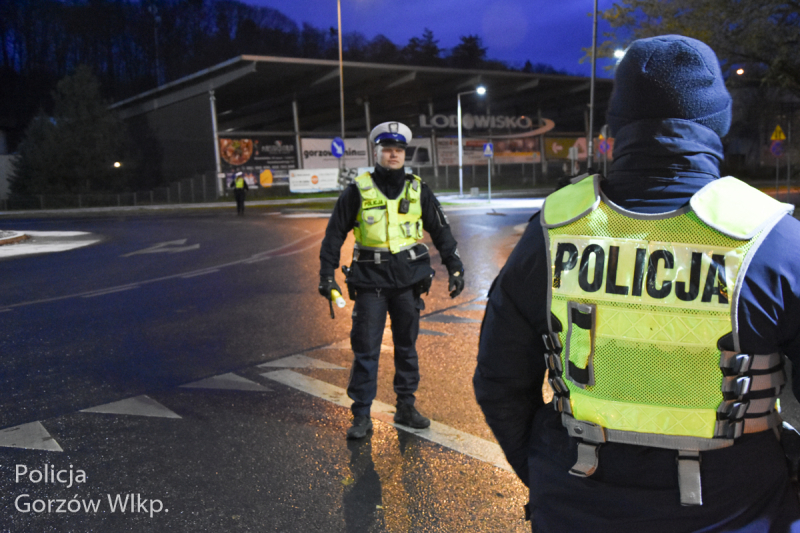 4/15 Poranek na Słowińskiej w Gorzowie: Wpadło czterech nietrzeźwych kierowców