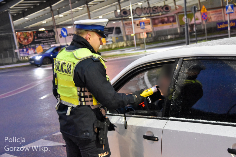 14/15 Poranek na Słowińskiej w Gorzowie: Wpadło czterech nietrzeźwych kierowców