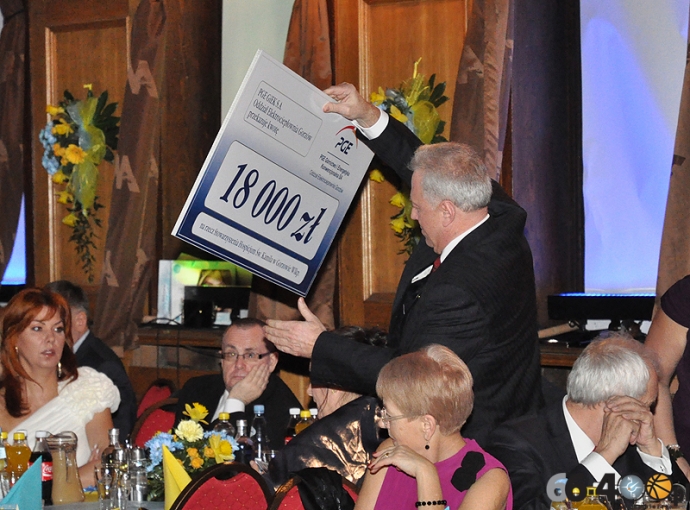 19/113 VI Bal Charytatywny na rzecz Hospicjum św. Kamila